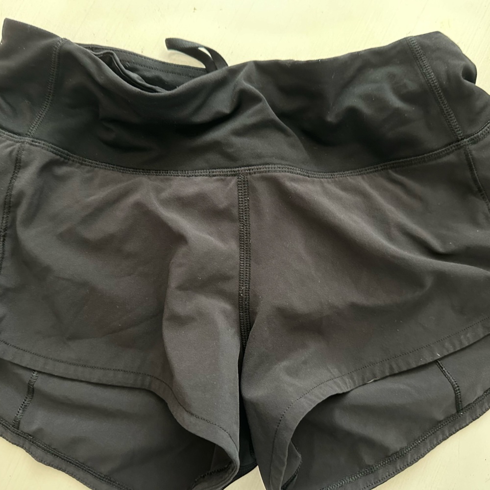 Lululemon speed up low rise shorts